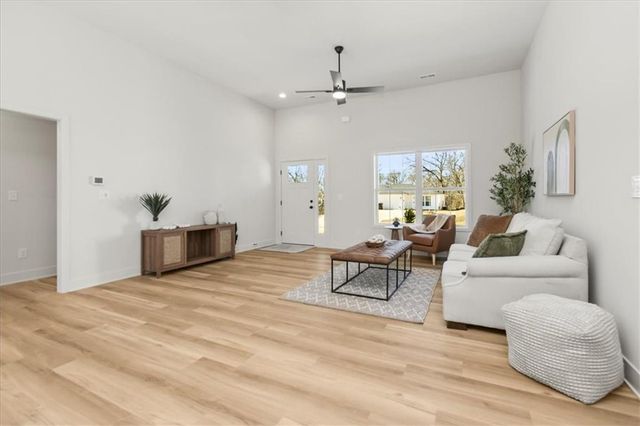 218 N Boardman Street, Pleasant Hill, MO 64080