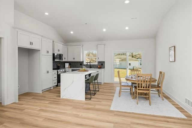 218 N Boardman Street, Pleasant Hill, MO 64080