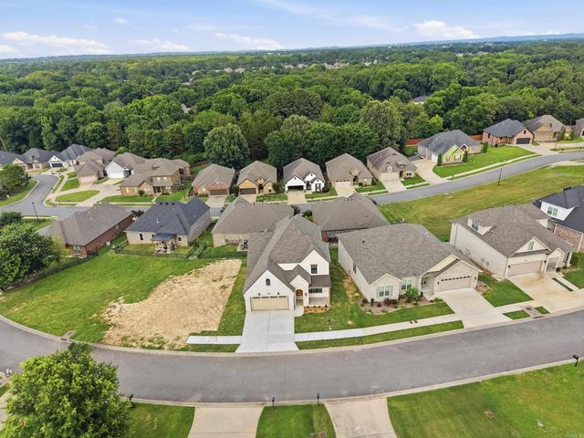 1100 Edinburgh Drive, Conway, AR 72034