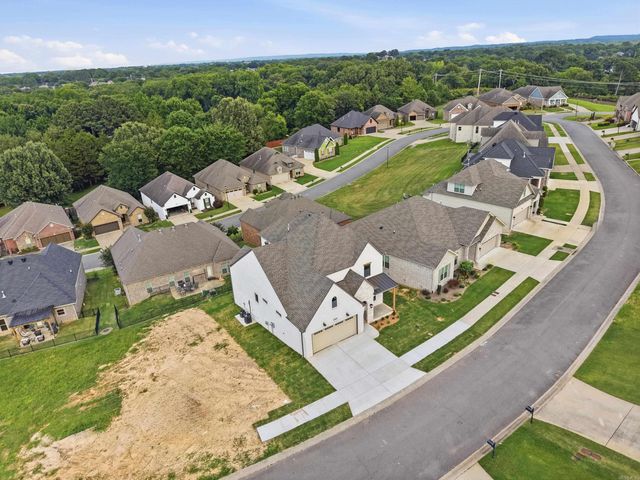 1100 Edinburgh Drive, Conway, AR 72034