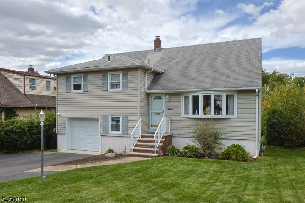 286 Pershing Rd, Clifton City, NJ 07013 — exterior
