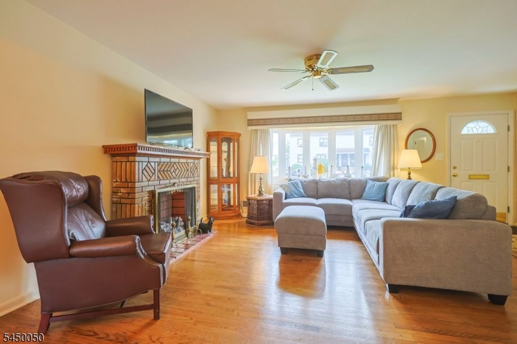 286 Pershing Rd, Clifton City, NJ 07013 — photo 3