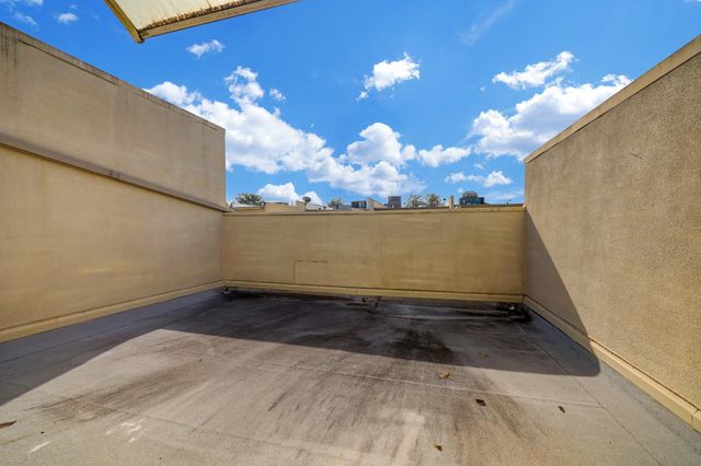 3158 W Holcombe Boulevard 3158, West University Place, TX 77025