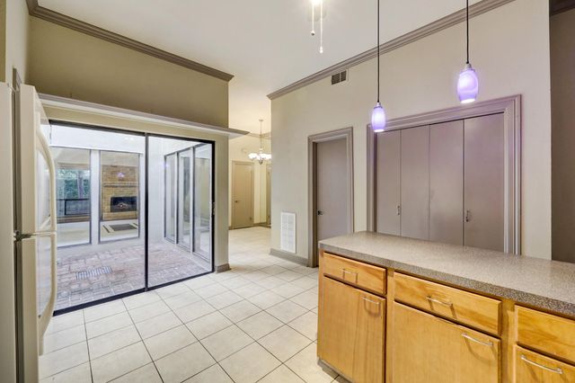 3158 W Holcombe Boulevard 3158, West University Place, TX 77025