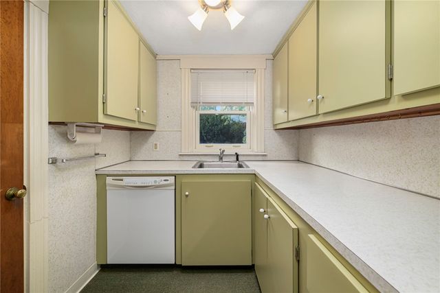 93 Overhill Road, Providence, RI 02906