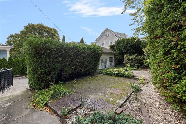 93 Overhill Road, Providence, RI 02906