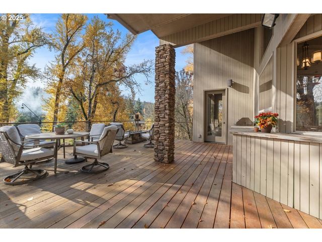 17616 ABIQUA Rd Ne, Silverton, OR 97381