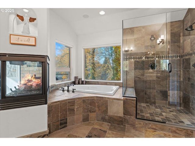 17616 ABIQUA Rd Ne, Silverton, OR 97381