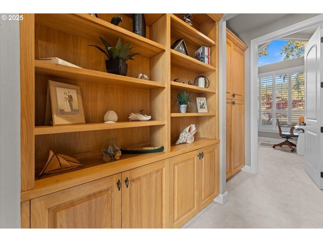 17616 ABIQUA Rd Ne, Silverton, OR 97381