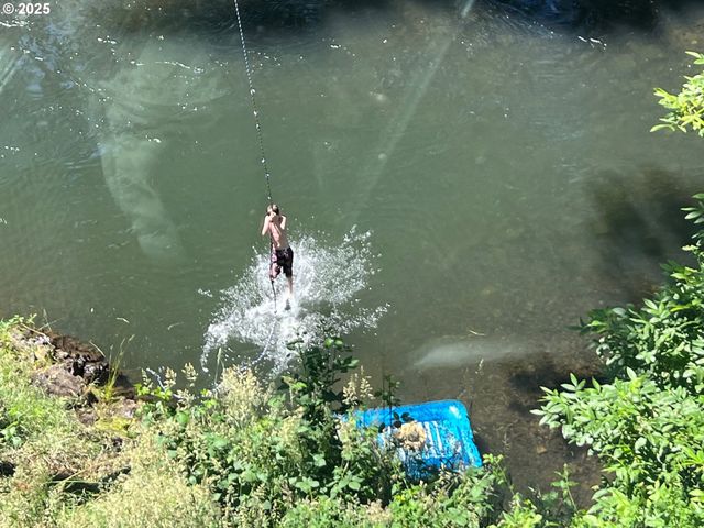 17616 ABIQUA Rd Ne, Silverton, OR 97381