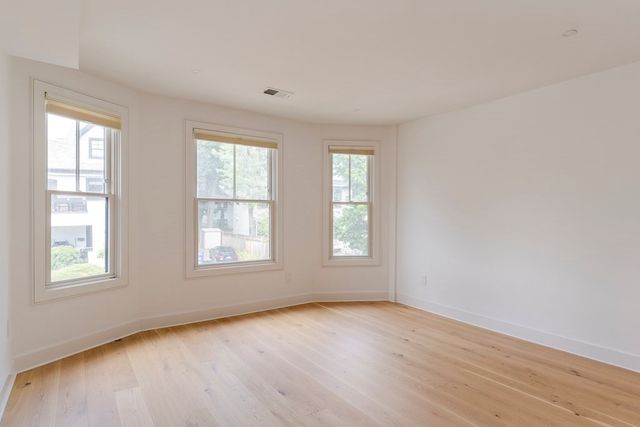 177 Thorndike St 1, Brookline, MA 02446
