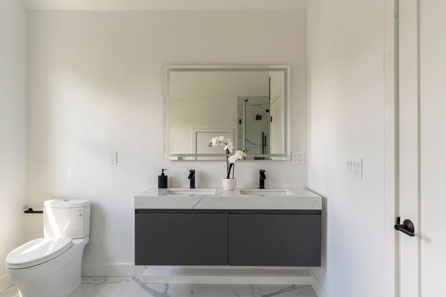177 Thorndike St 1, Brookline, MA 02446