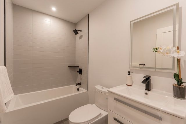 177 Thorndike St 1, Brookline, MA 02446