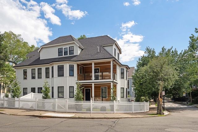 177 Thorndike St 1, Brookline, MA 02446