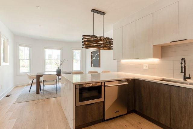 177 Thorndike St 1, Brookline, MA 02446