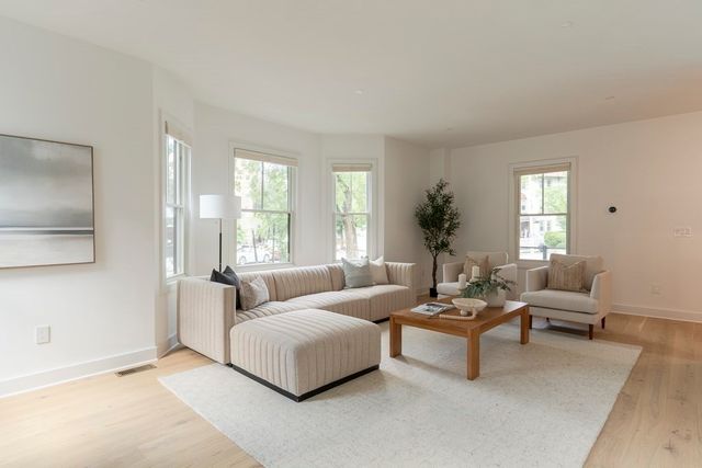 177 Thorndike St 1, Brookline, MA 02446