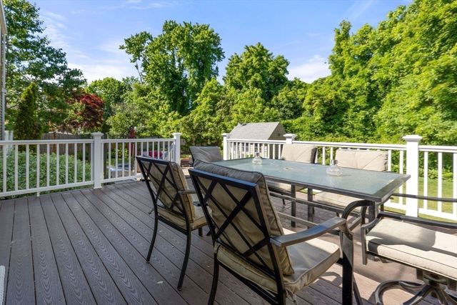 64 Paon Blvd, Wakefield, MA 01880