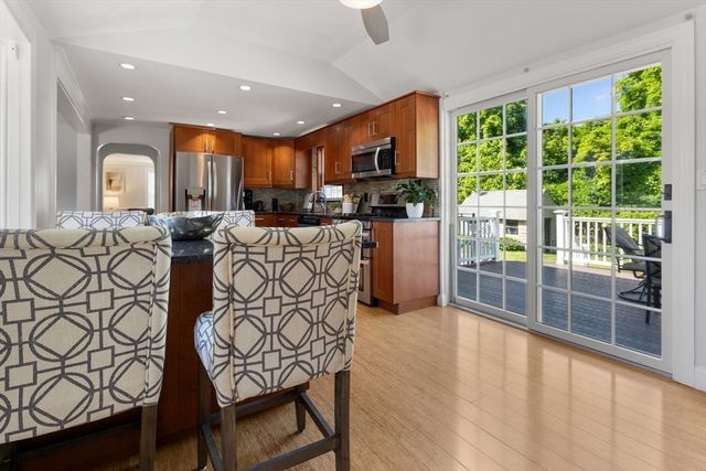 64 Paon Blvd, Wakefield, MA 01880