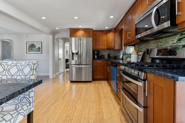 64 Paon Blvd, Wakefield, MA 01880