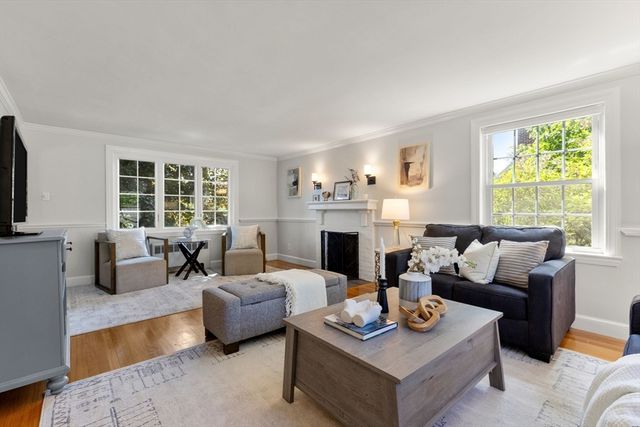 64 Paon Blvd, Wakefield, MA 01880