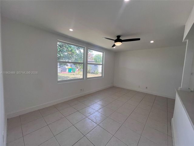 7313 NW 57th Ct, Tamarac, FL 33321