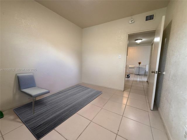 3220 NW 47th St B, Miami, FL 33142