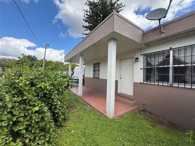 3220 NW 47th St B, Miami, FL 33142