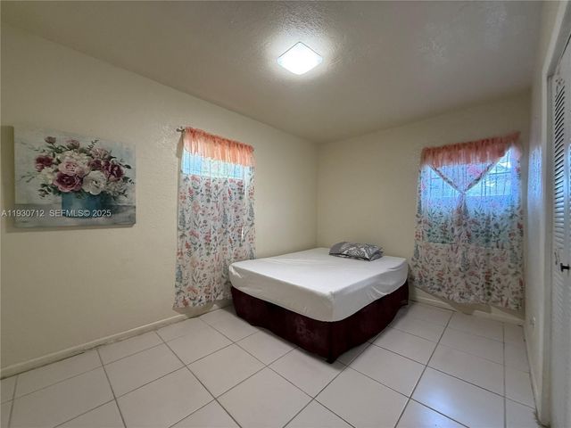 3220 NW 47th St B, Miami, FL 33142