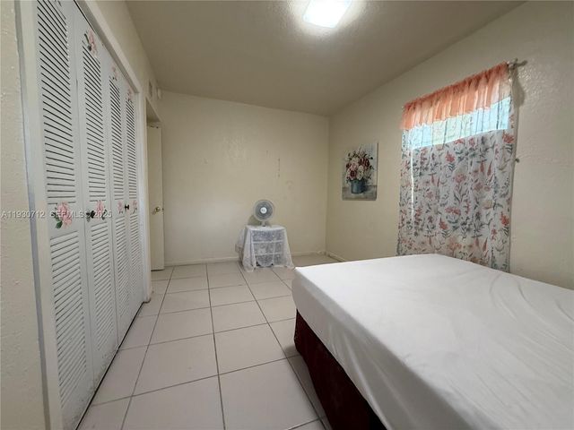 3220 NW 47th St B, Miami, FL 33142