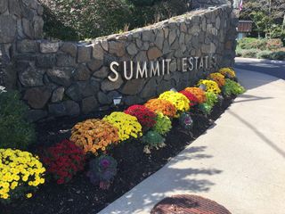 1004 Paradise Road 1-A, Swampscott, MA 01907