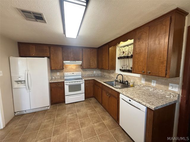 203 Lilac Drive, Prattville, AL 36067