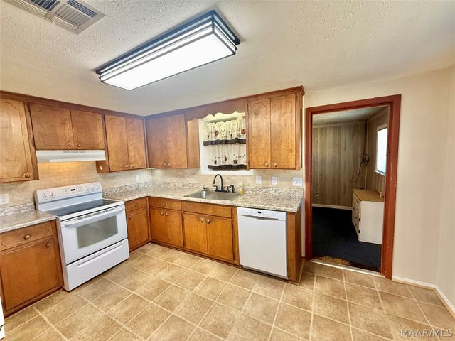 203 Lilac Drive, Prattville, AL 36067