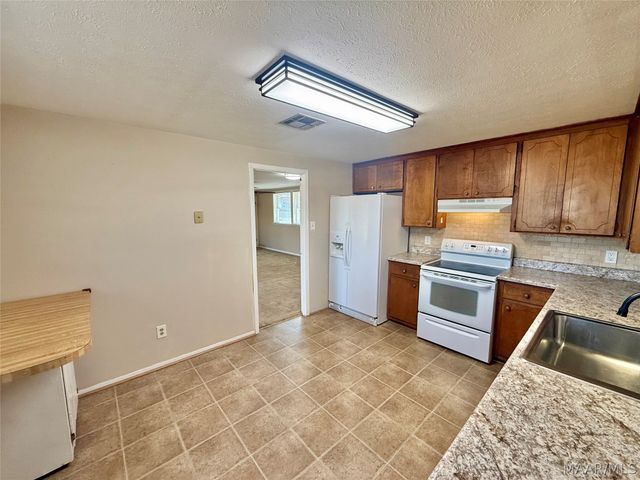 203 Lilac Drive, Prattville, AL 36067