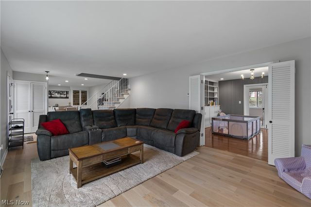 23650 Shelburne Road, Shaker Heights, OH 44122