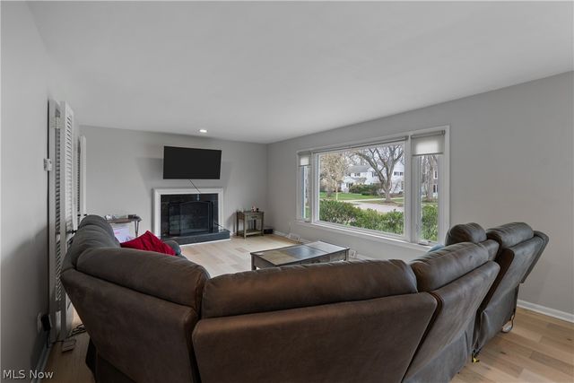 23650 Shelburne Road, Shaker Heights, OH 44122