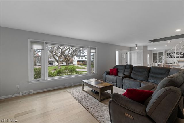 23650 Shelburne Road, Shaker Heights, OH 44122