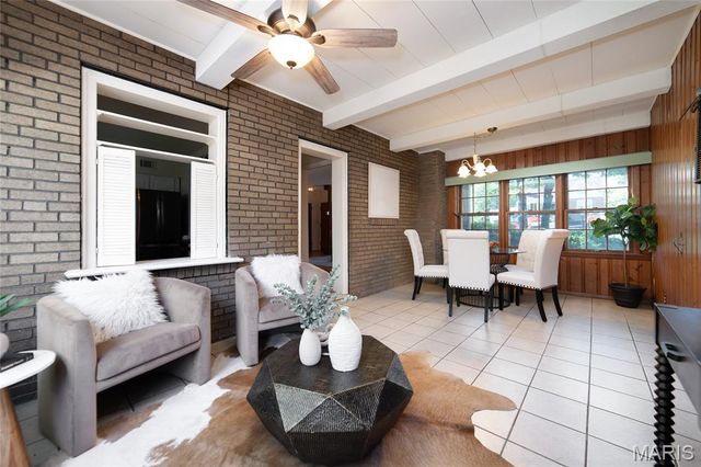 111 Royal Avenue, St Louis, MO 63135