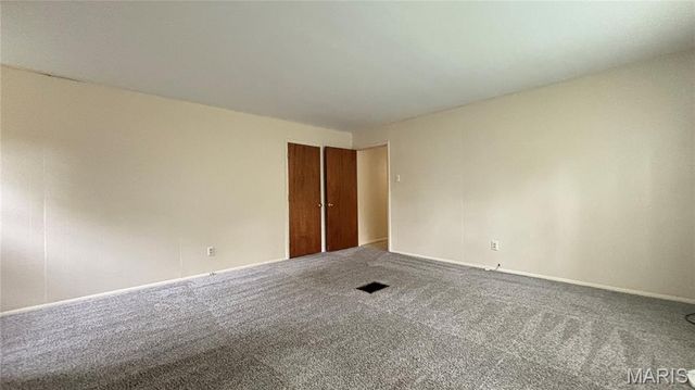 111 Royal Avenue, St Louis, MO 63135