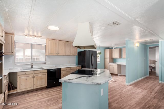 378 W FOOTHILL Street, Apache Junction, AZ 85120