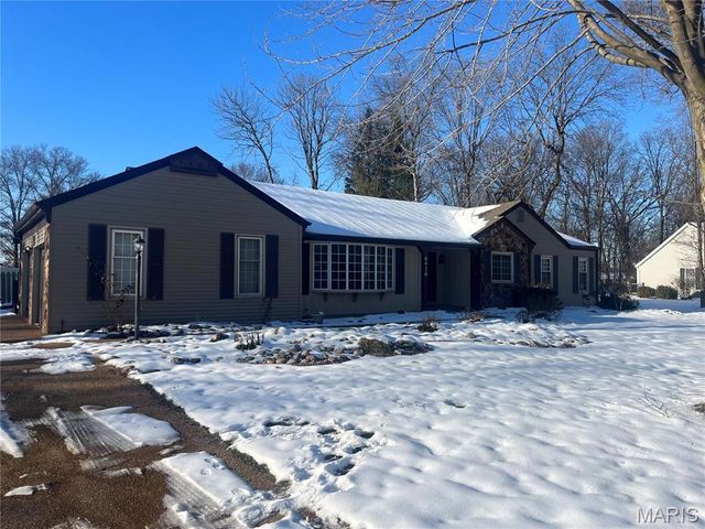 6416 Ash Drive, Moro, IL 62067