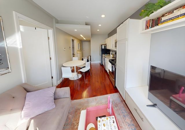 9 Anderson 4 R, Boston, MA 02114