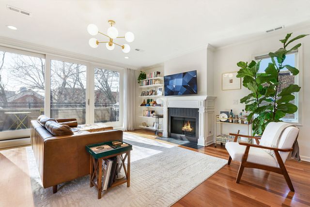 1406 W Ohio Street 3, Chicago, IL 60642