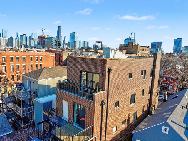 1406 W Ohio Street 3, Chicago, IL 60642