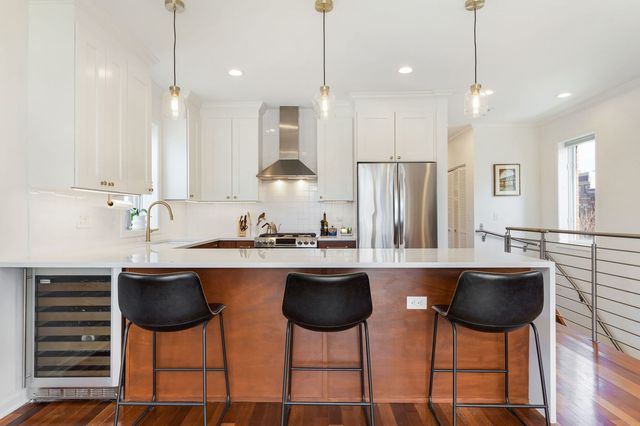 1406 W Ohio Street 3, Chicago, IL 60642