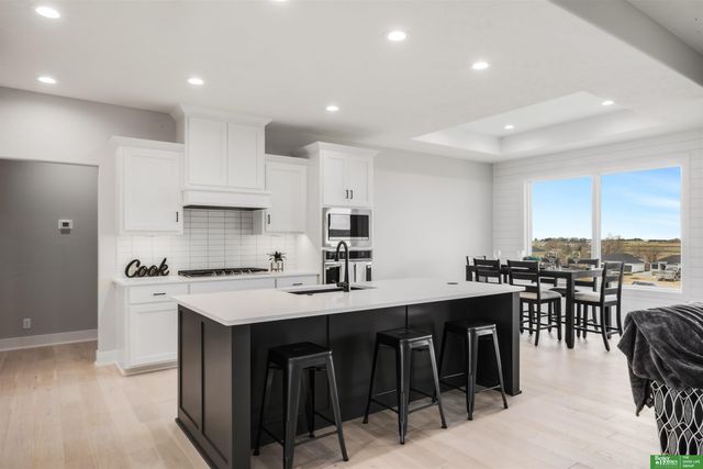 21416 Morning View Drive, Elkhorn, NE 68022