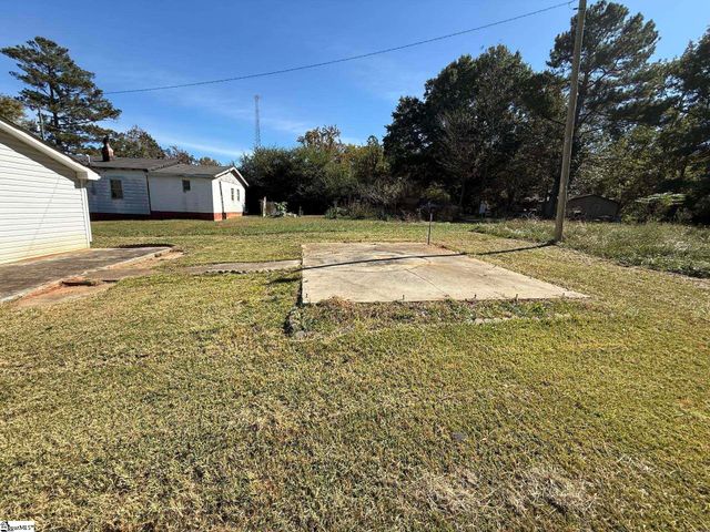 236 Blakelyville Road, Clinton, SC 29325