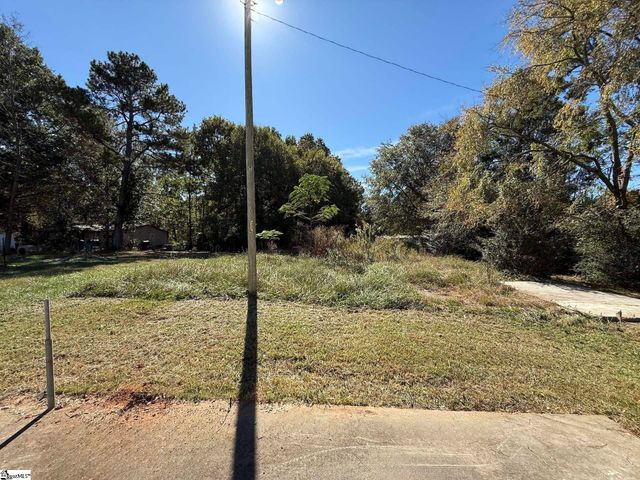 236 Blakelyville Road, Clinton, SC 29325