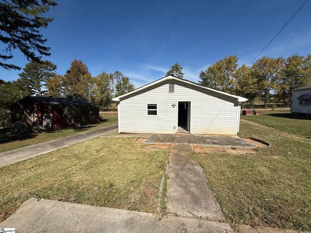 236 Blakelyville Road, Clinton, SC 29325