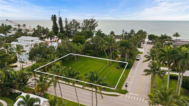 1100 Gulf Shore BLVD S, Naples, FL 34102