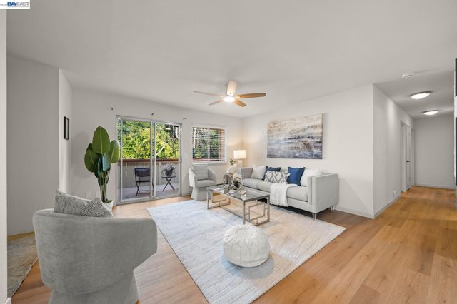 957 Cheryl Ann Cir 15, Hayward, CA 94544